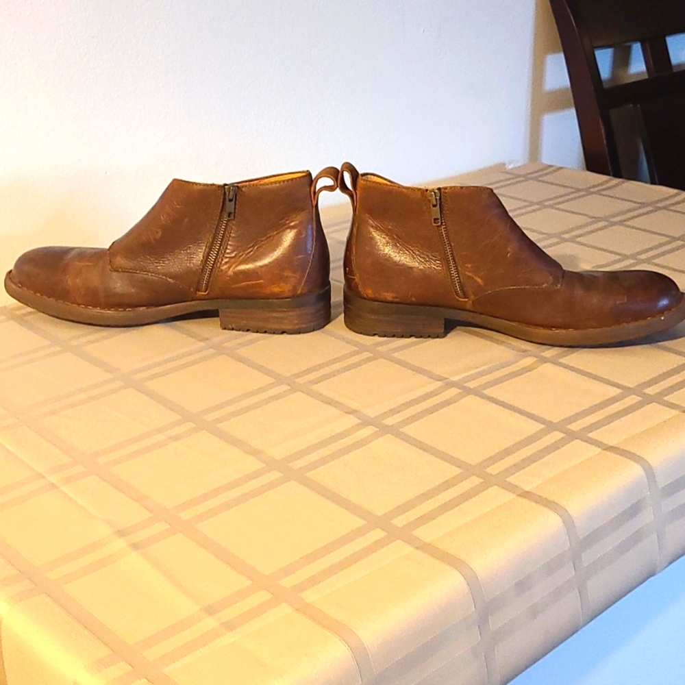 Born Men Chukka brown boots size 11.5